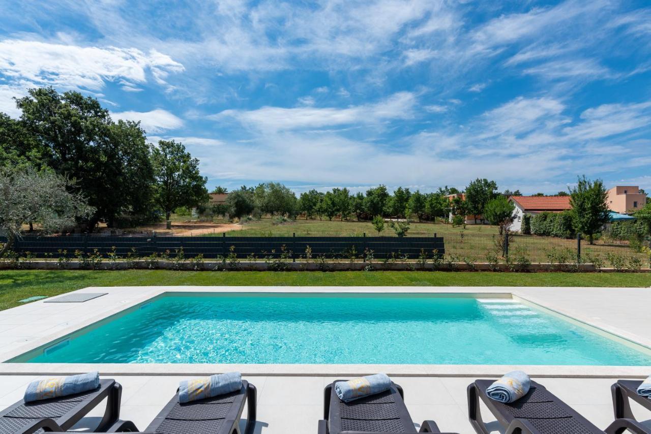 Villa Dafna Porec Exterior photo